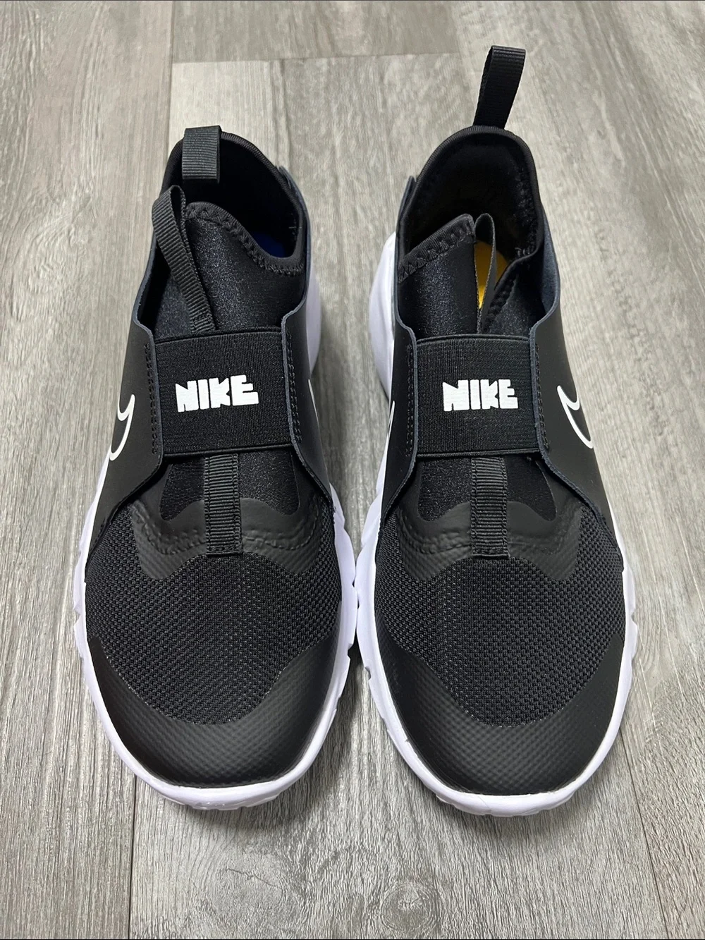 Nike Flex Runner 2 ( GS) - size 5Y like new!